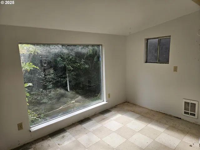 a view of a storage & utility room