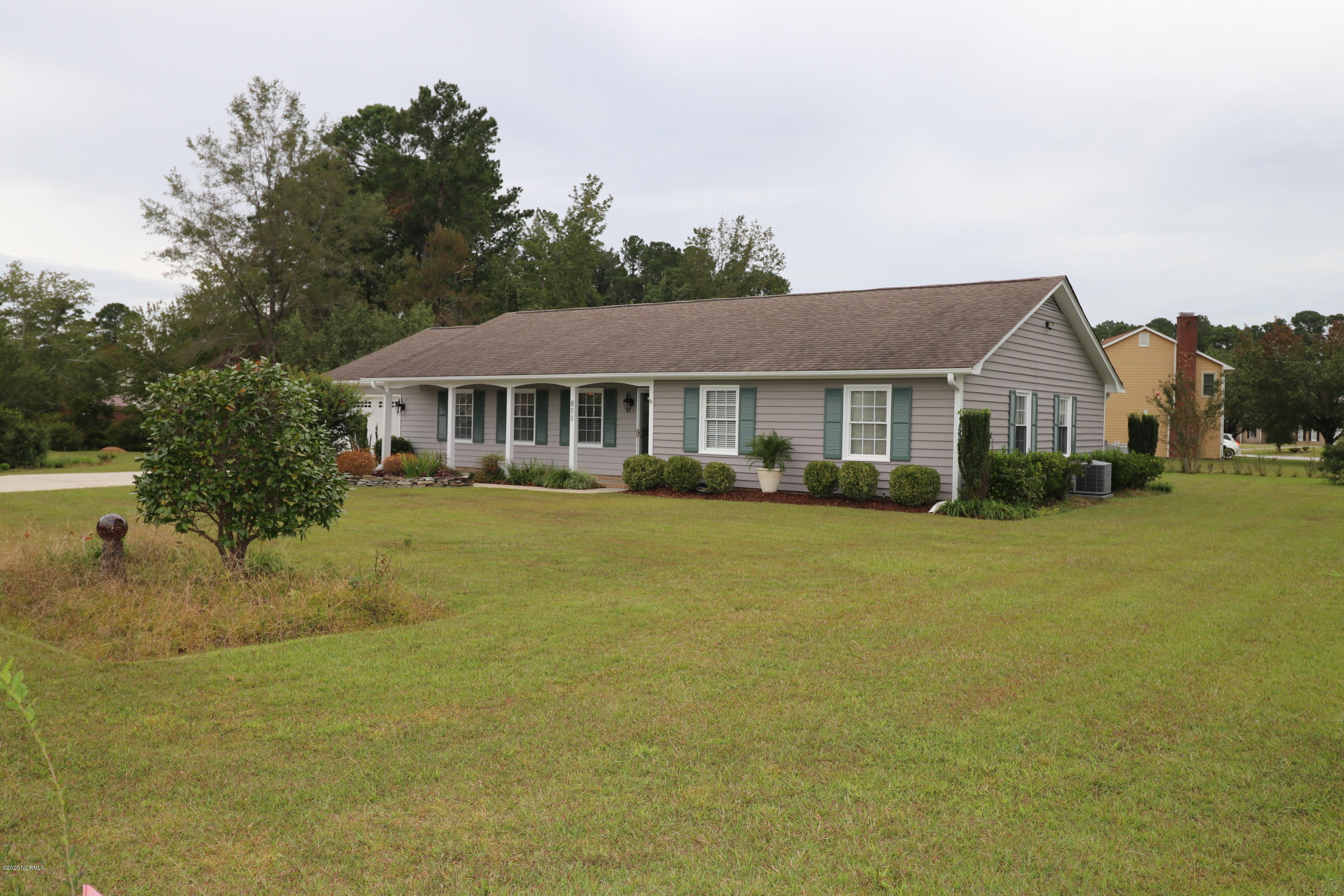 800 Shadowridge Road Jacksonville, NC 28546 - Photo 4 of 47 IMG_4666 - Copy