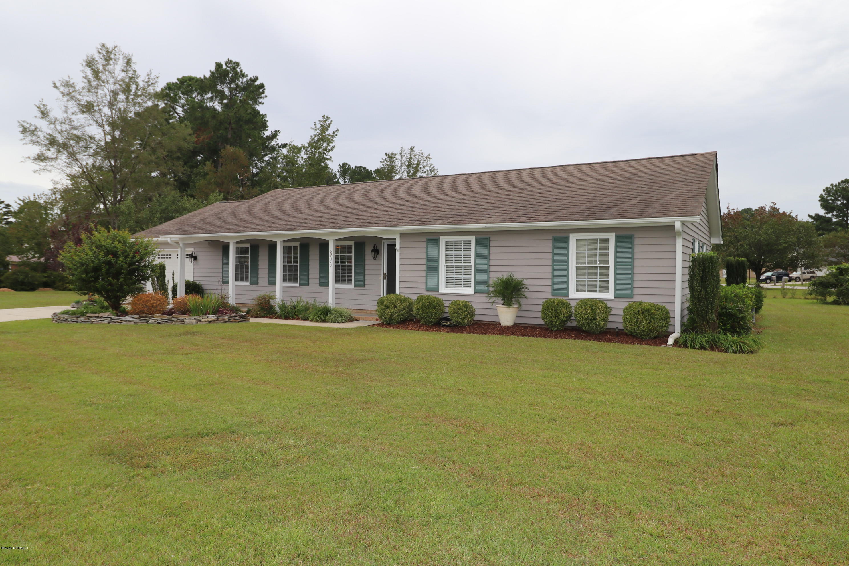 800 Shadowridge Road Jacksonville, NC 28546 - Photo 5 of 47 IMG_4665 - Copy
