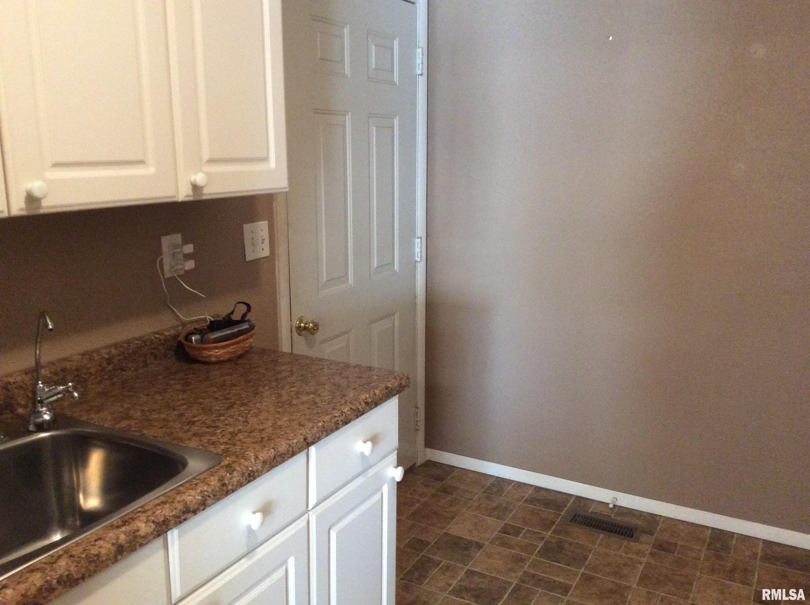 16835 East Fairfield Road Mount Vernon, IL 62864 - Photo 15 of 50 Gallery Image 15