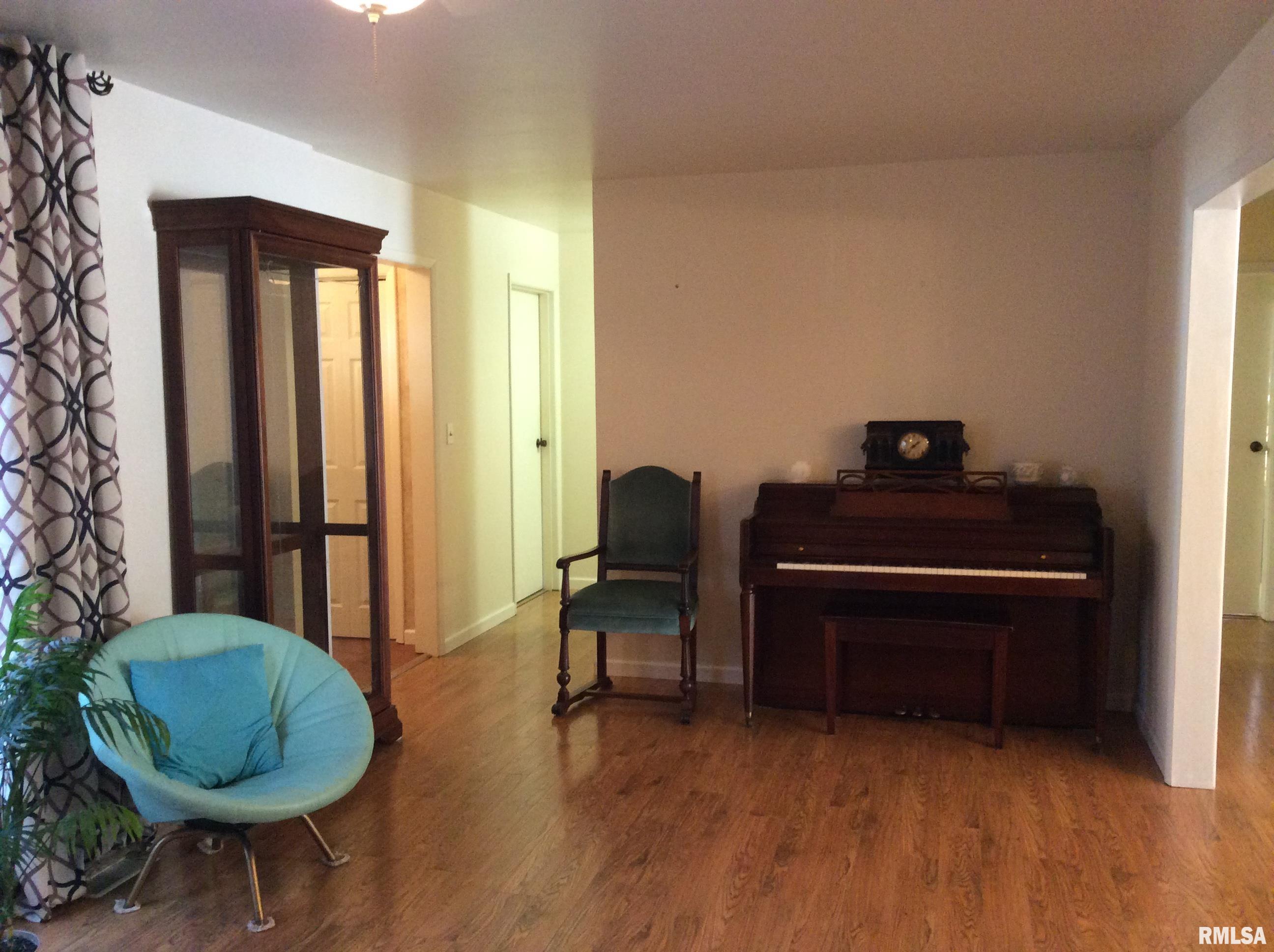 16835 East Fairfield Road Mount Vernon, IL 62864 - Photo 3 of 50 Gallery Image 3