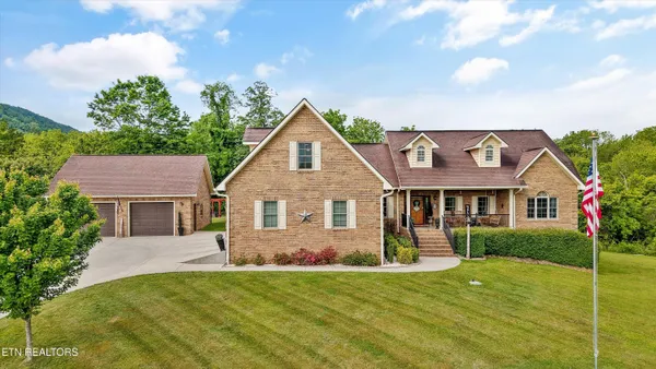 $799,900 | 166 Mountain Shores Road, New Tazewell, TN 37825