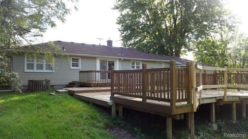 7093 Merritt Road Ypsilanti, MI 48197 - Photo 4 of 32 030.jpg