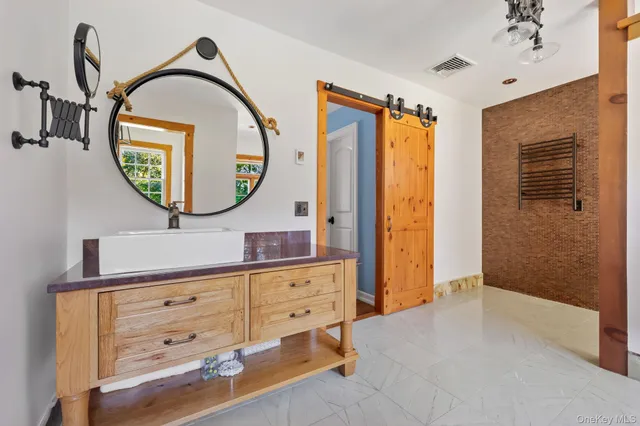 a front view of a mirror