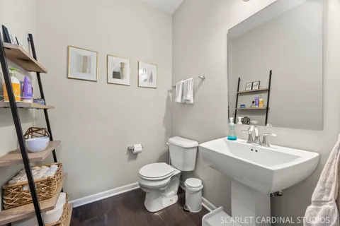 $500,000 | 840 Center Street, Des Plaines, IL 60016