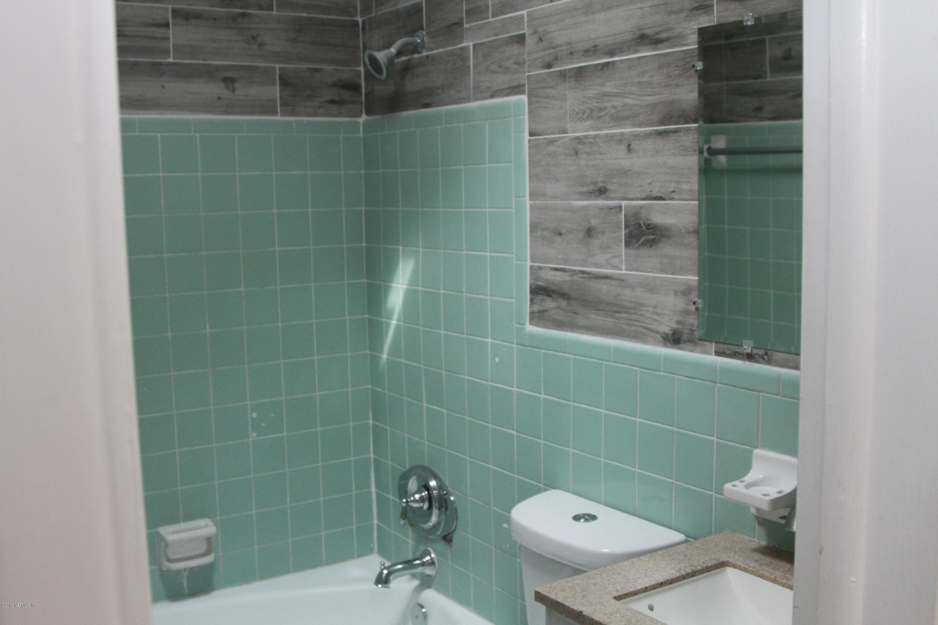 3705 Bess Road Jacksonville, FL 32277 - Photo 17 of 26 hall bath