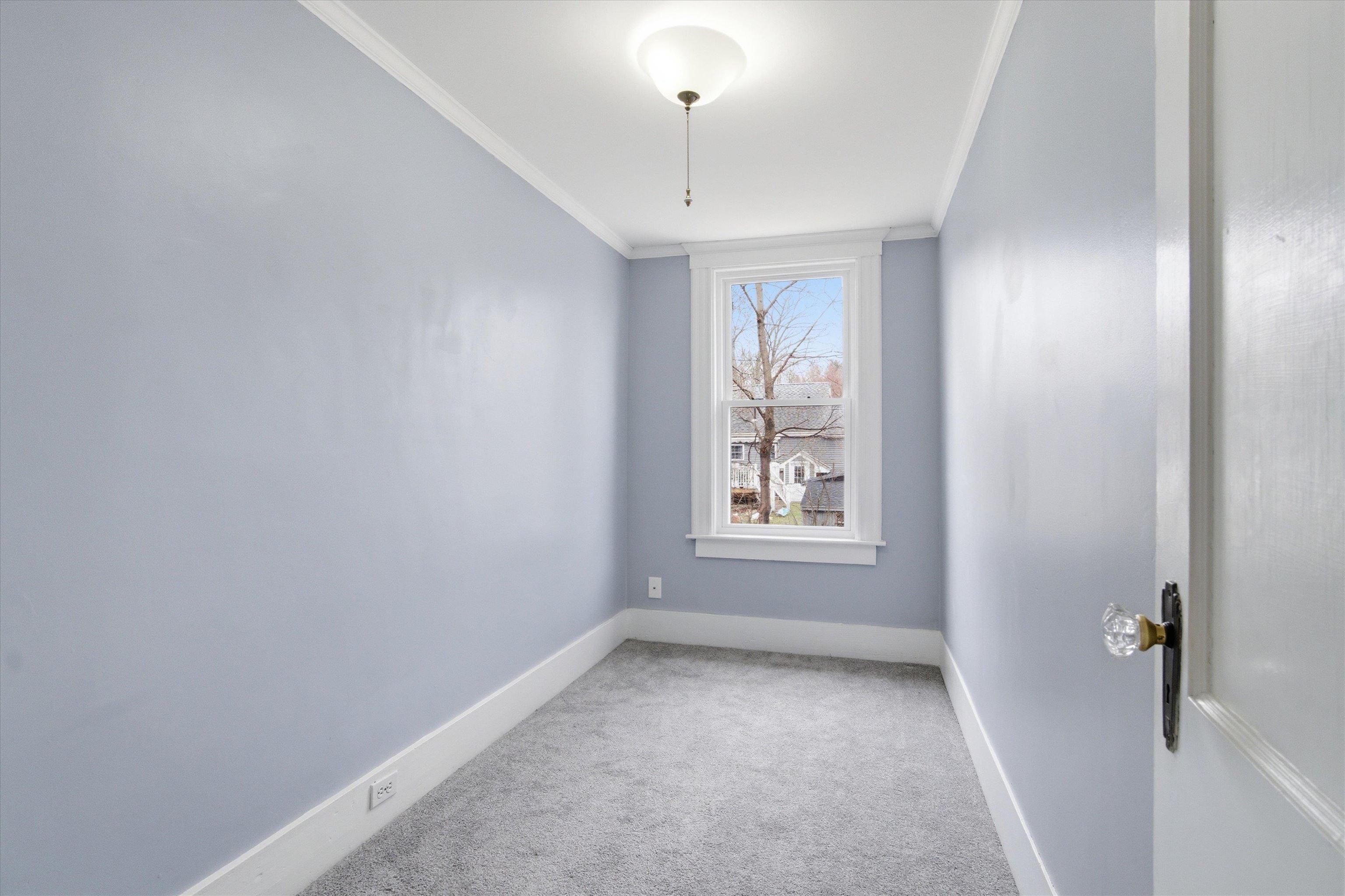41 Dewey Street Manchester, NH 03103 - Photo 24 of 42