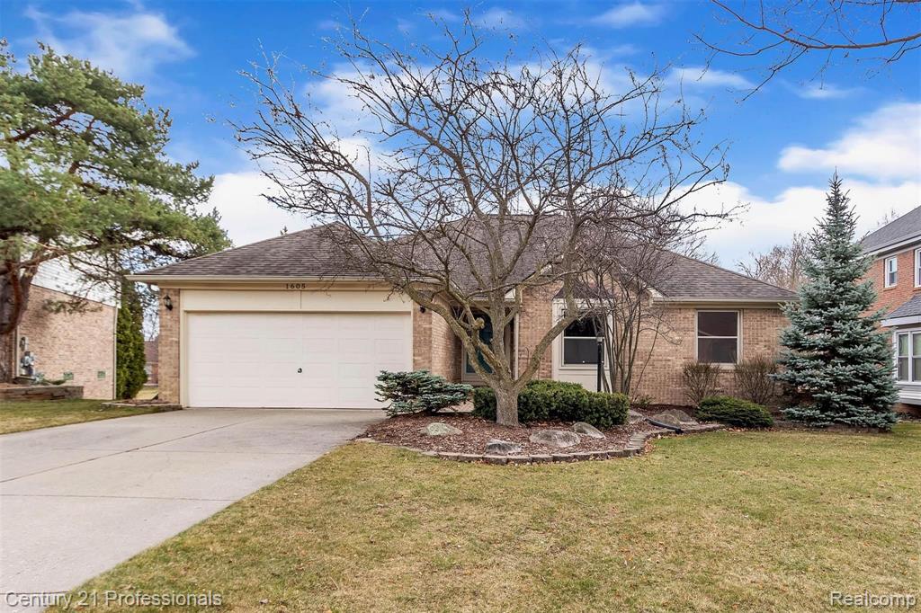 1605 Crestline Lane Rochester Hills, MI 48307 - Photo 1 of 43