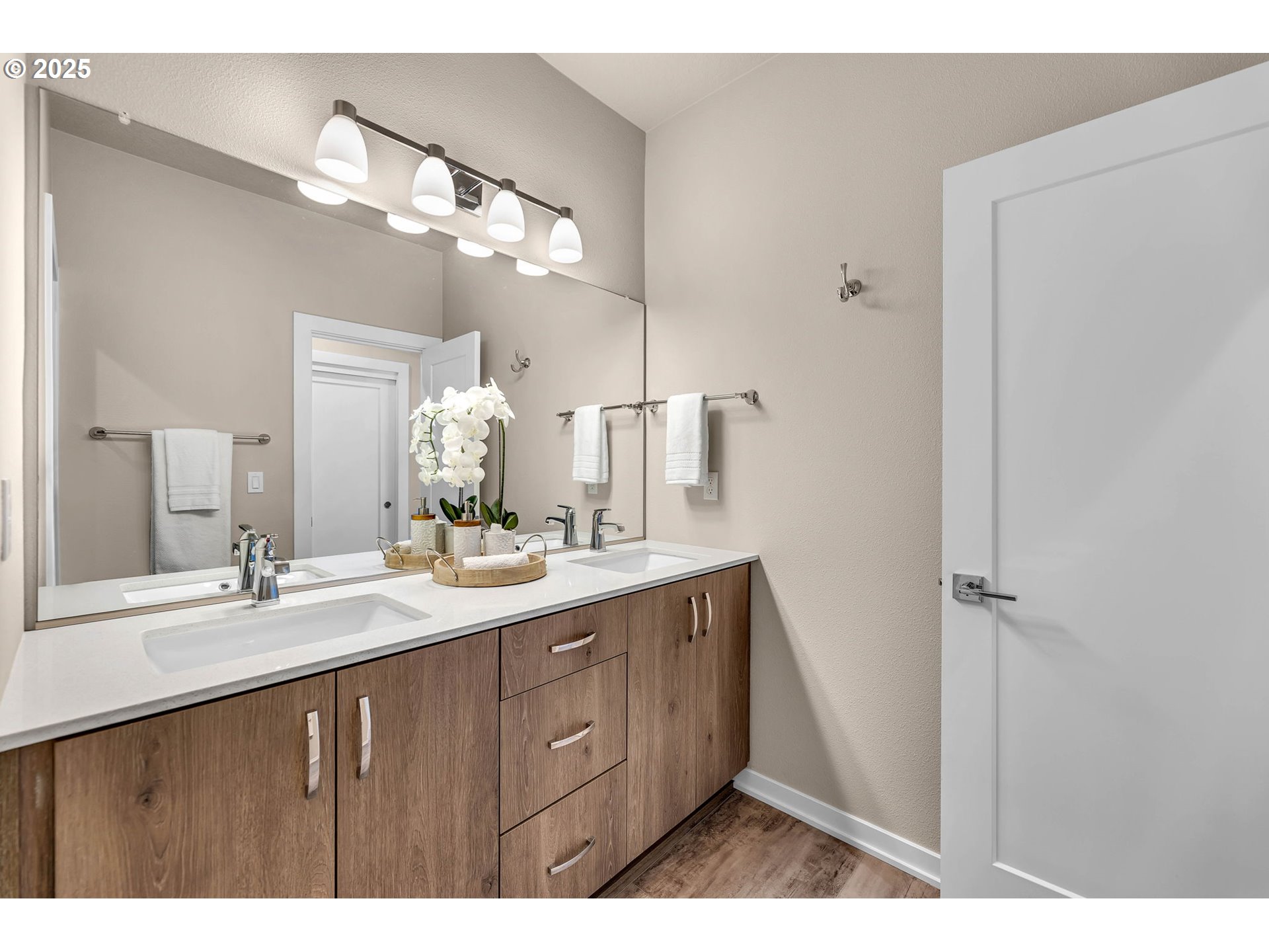 17238 Southwest Goldcrest Lane Beaverton, OR 97007 - Photo 35 of 48 a bathroom with a sink vanity granite and a mirror