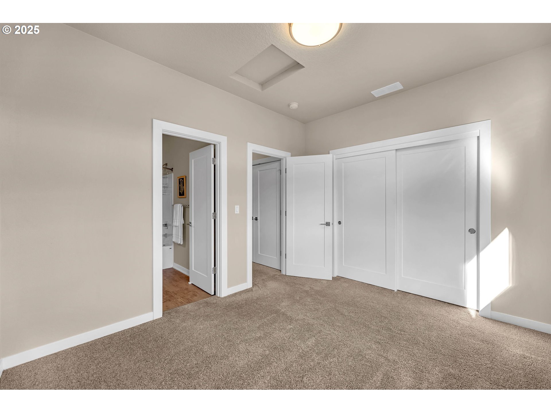 17238 Southwest Goldcrest Lane Beaverton, OR 97007 - Photo 37 of 48 a view of an empty room