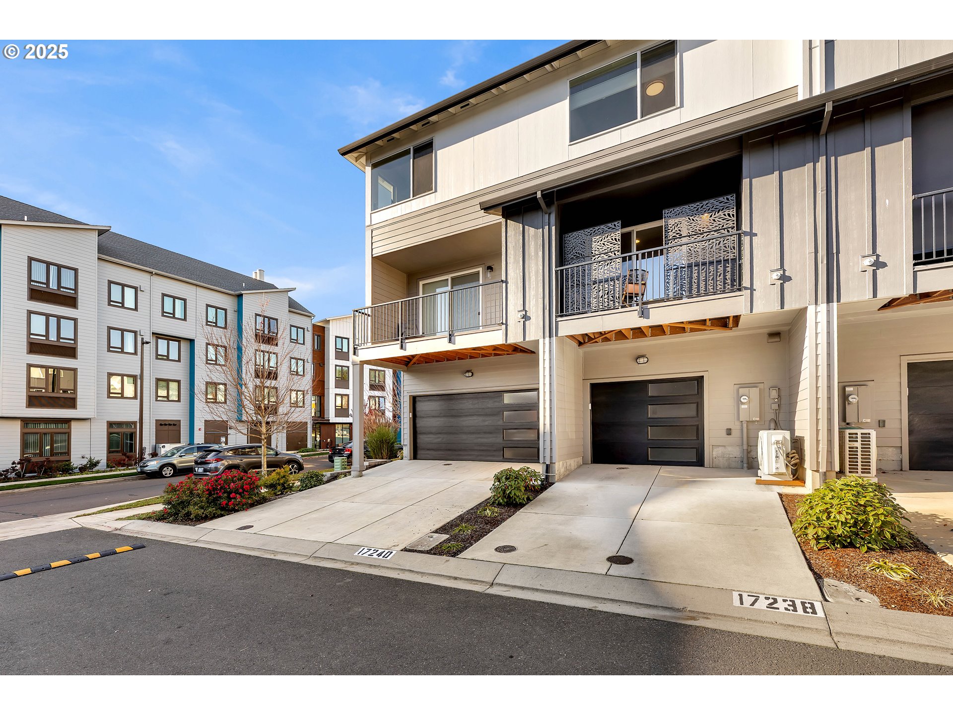 17238 Southwest Goldcrest Lane Beaverton, OR 97007 - Photo 44 of 48 a view of outdoor space and yard