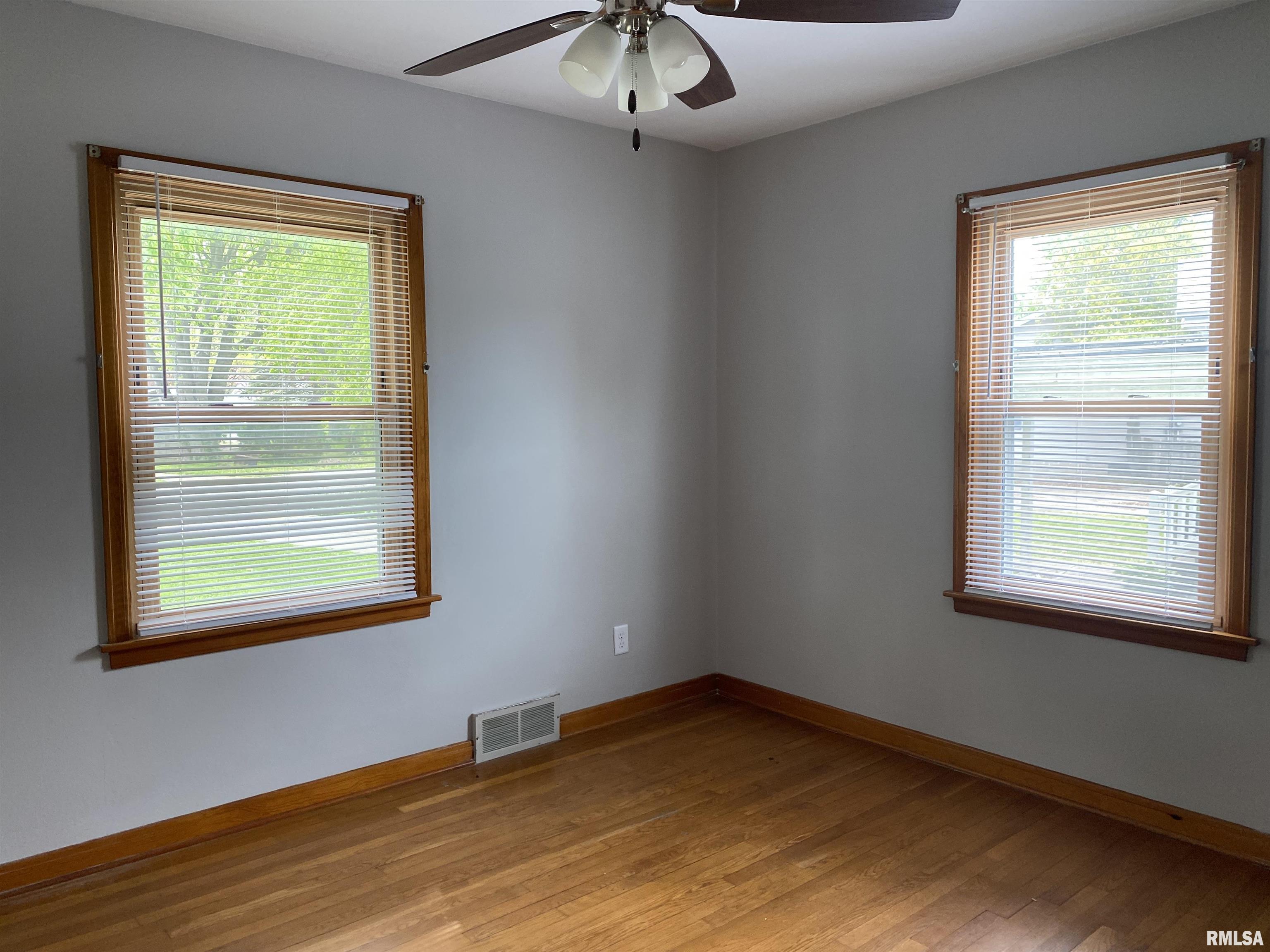 5 Evergreen Court Springfield, IL 62704 - Photo 16 of 23 Gallery Image 16