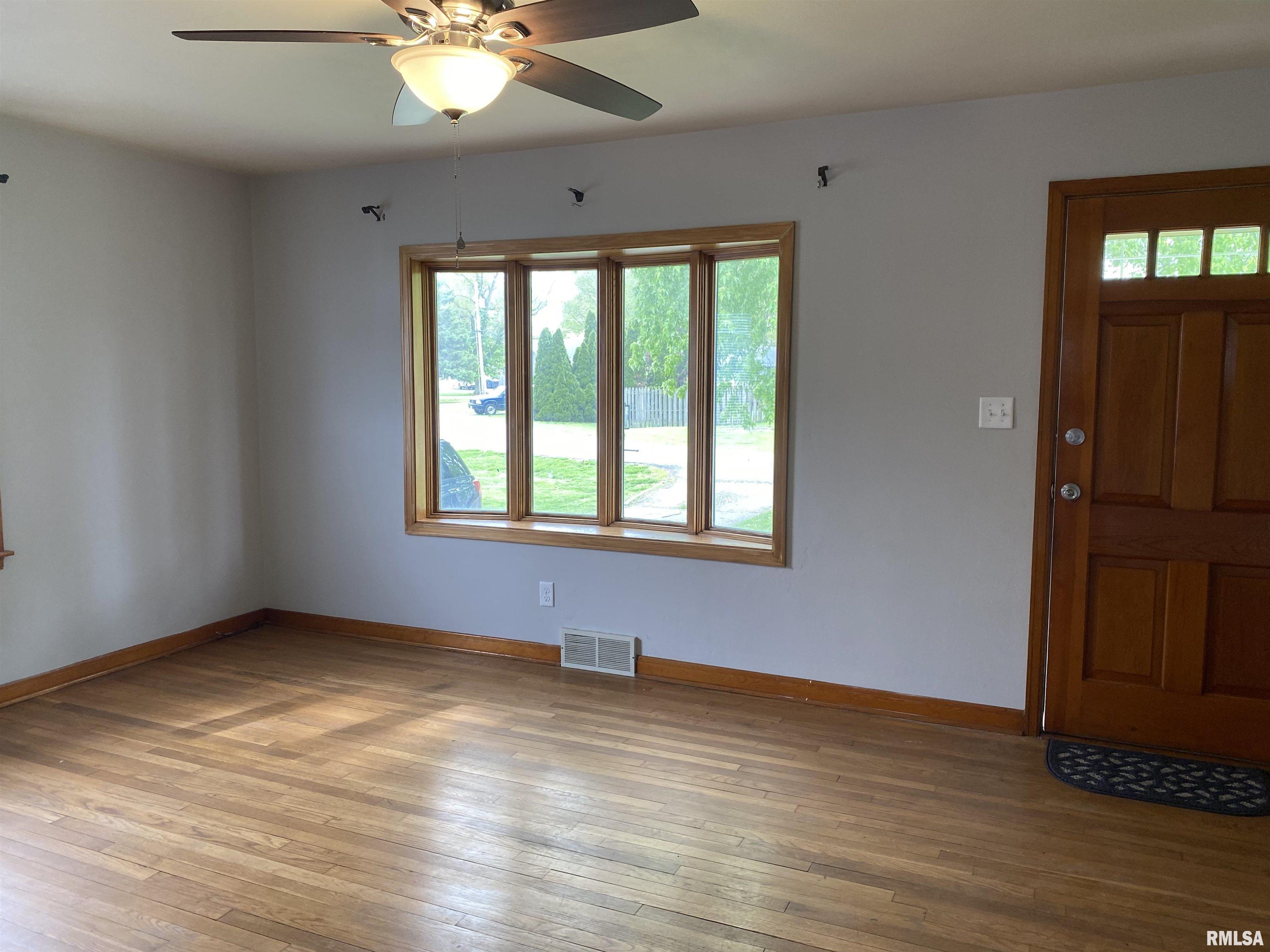 5 Evergreen Court Springfield, IL 62704 - Photo 2 of 23 Gallery Image 2