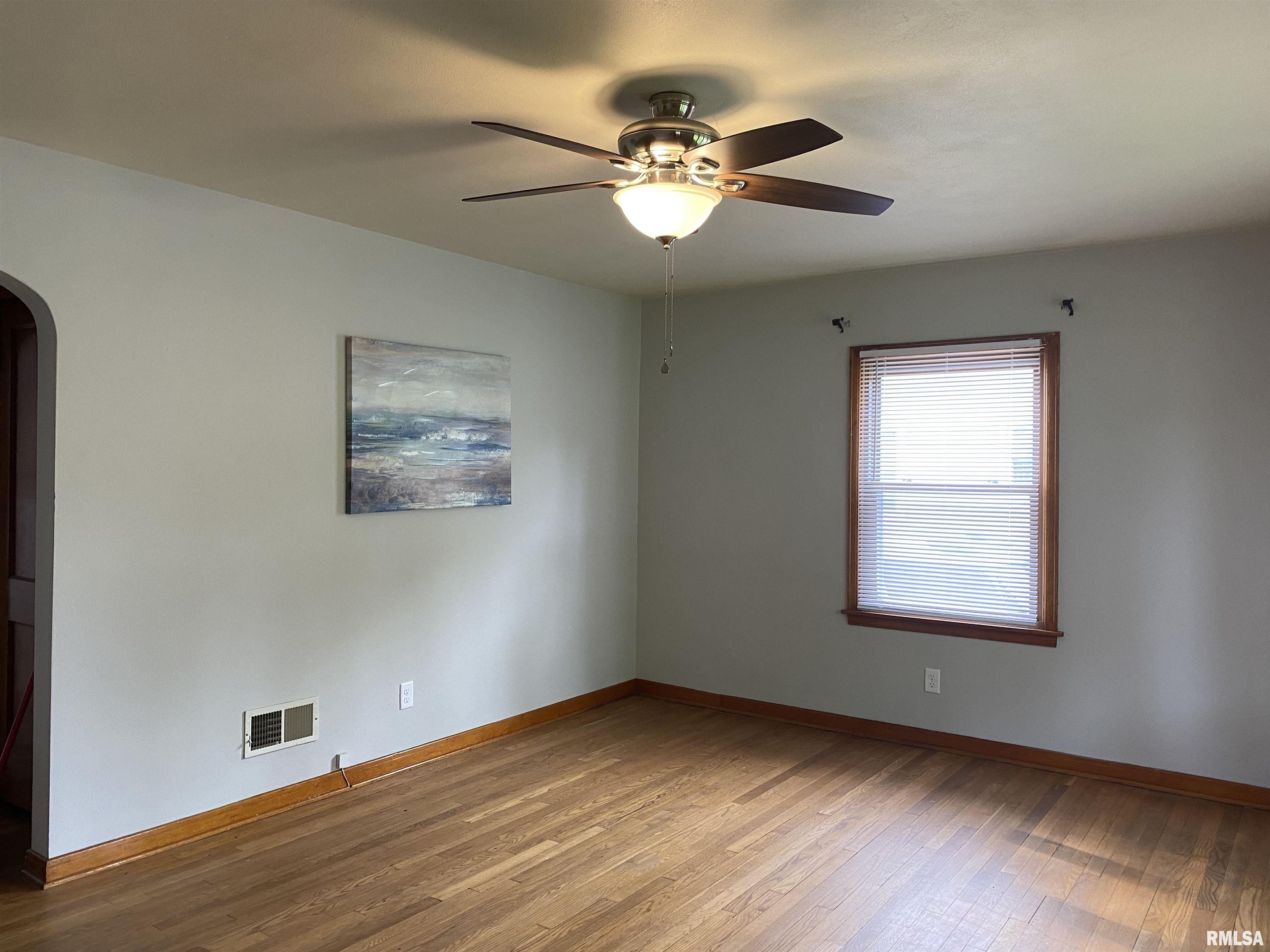 5 Evergreen Court Springfield, IL 62704 - Photo 3 of 23 Gallery Image 3