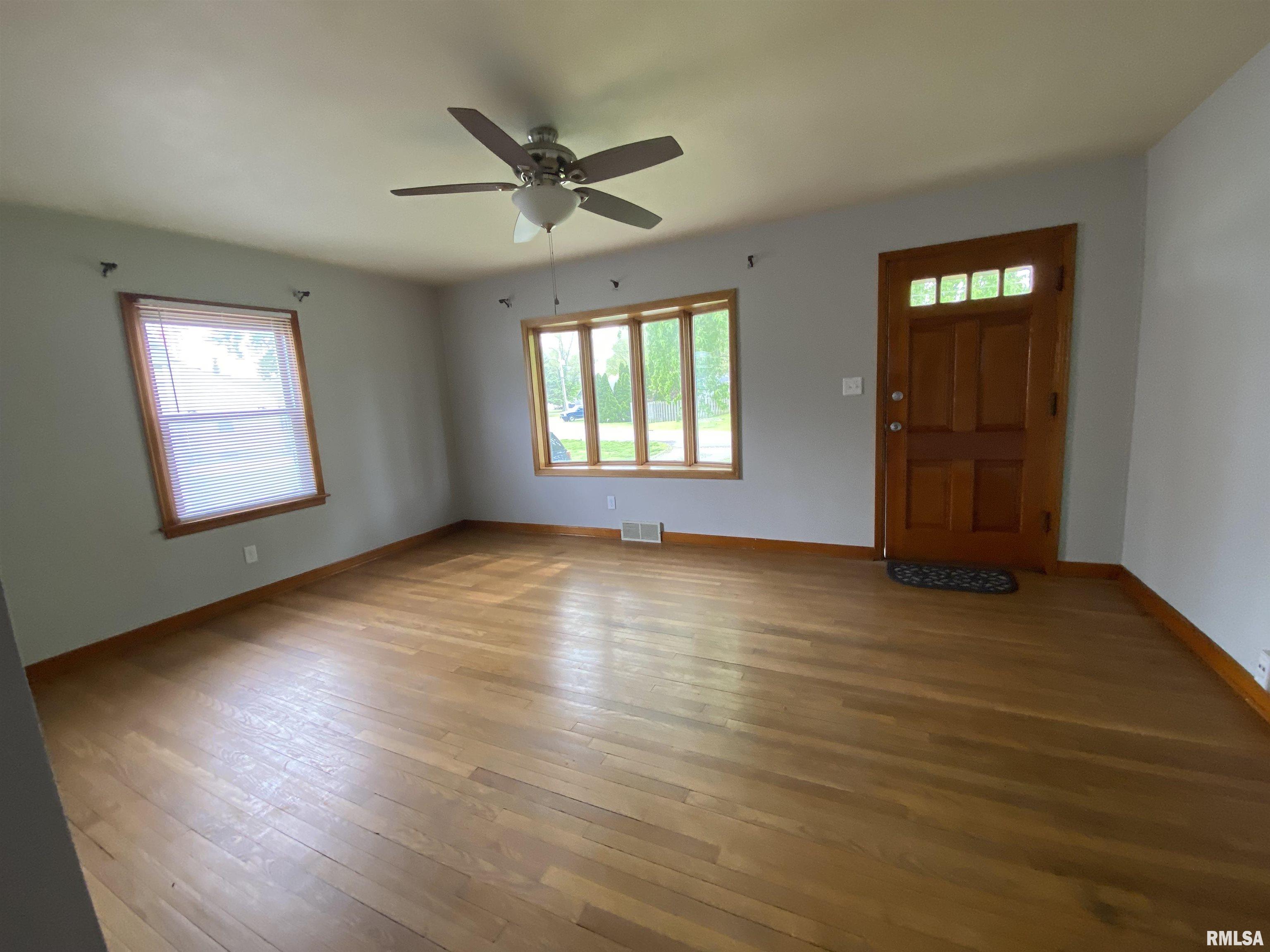 5 Evergreen Court Springfield, IL 62704 - Photo 4 of 23 Gallery Image 4