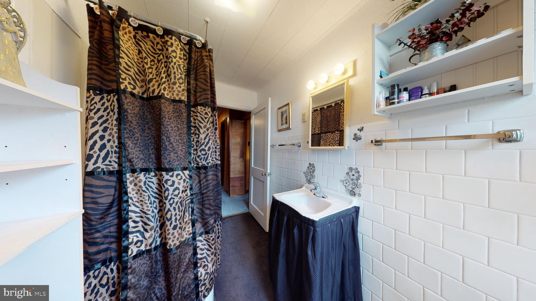 96 East Conestoga Road Devon, PA 19333 - Photo 21 of 35 Shower/Tub Combo