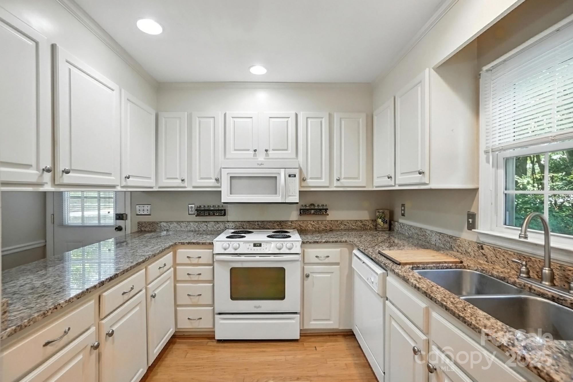 11100 Painted Tree Road Charlotte, NC 28226 - Photo 12 of 48 Gallery Image 12
