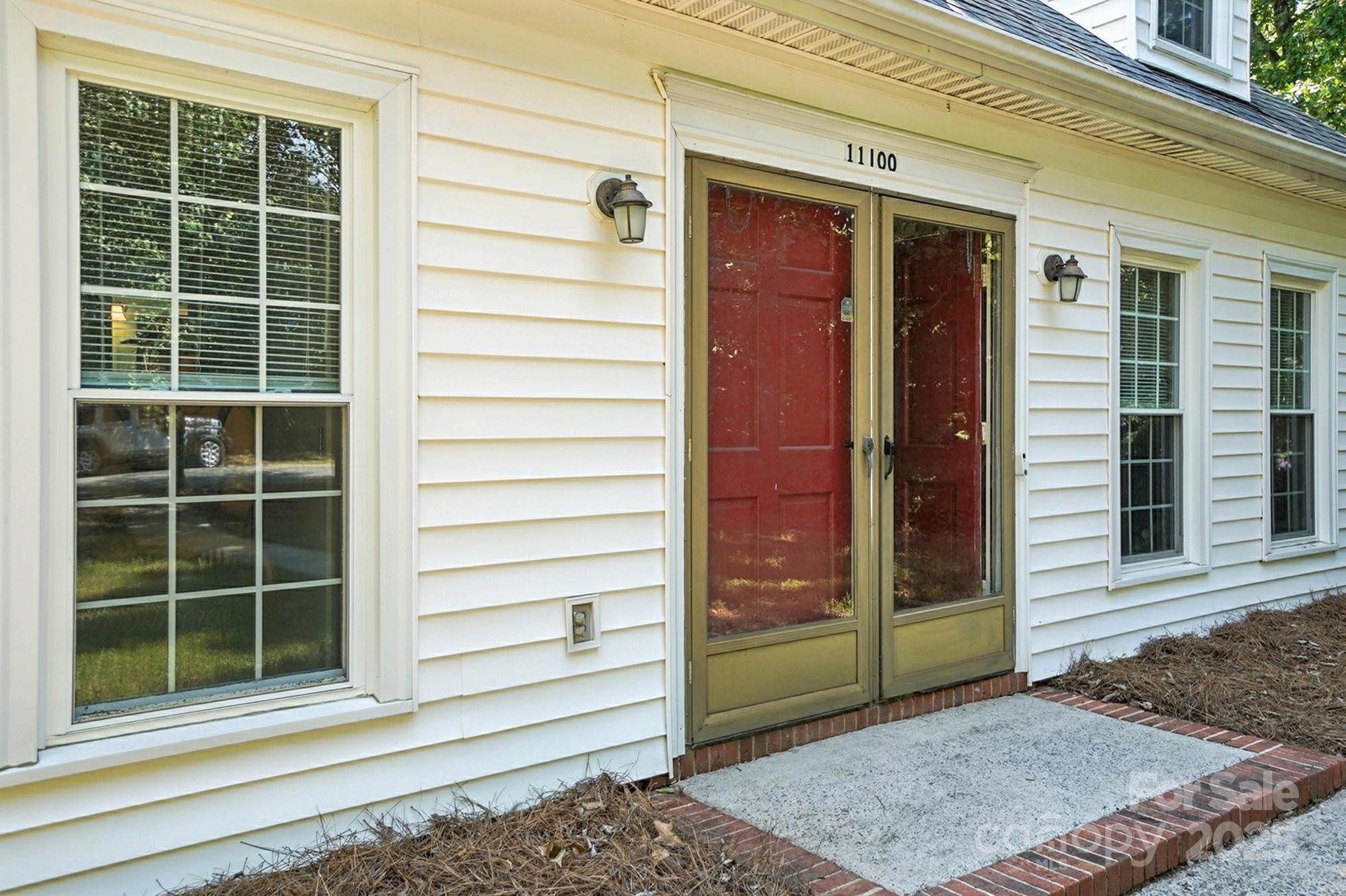 11100 Painted Tree Road Charlotte, NC 28226 - Photo 4 of 48 Gallery Image 4