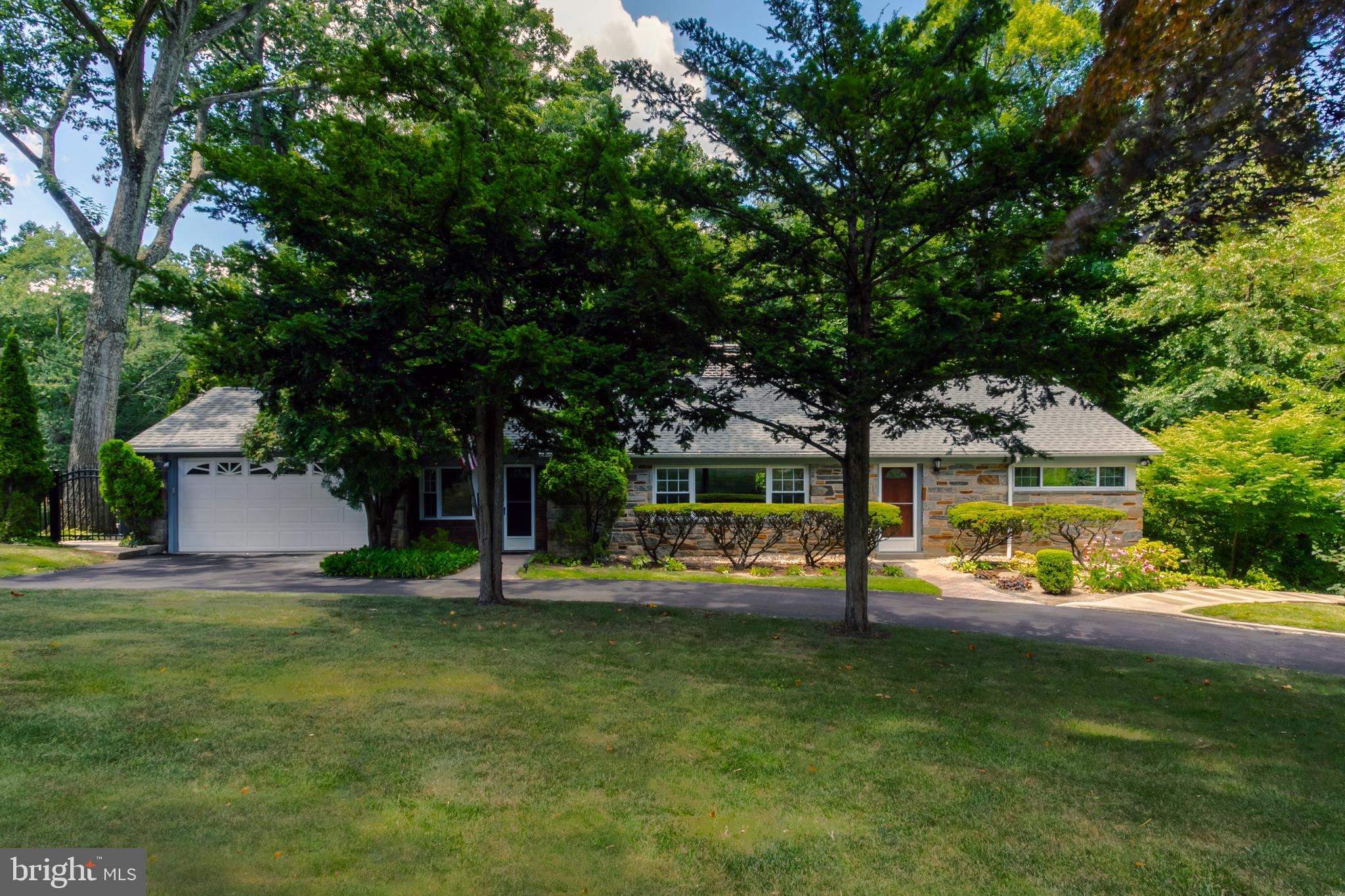 394 Marple Road Broomall, PA 19008 - Photo 4 of 45 Gallery Image 4