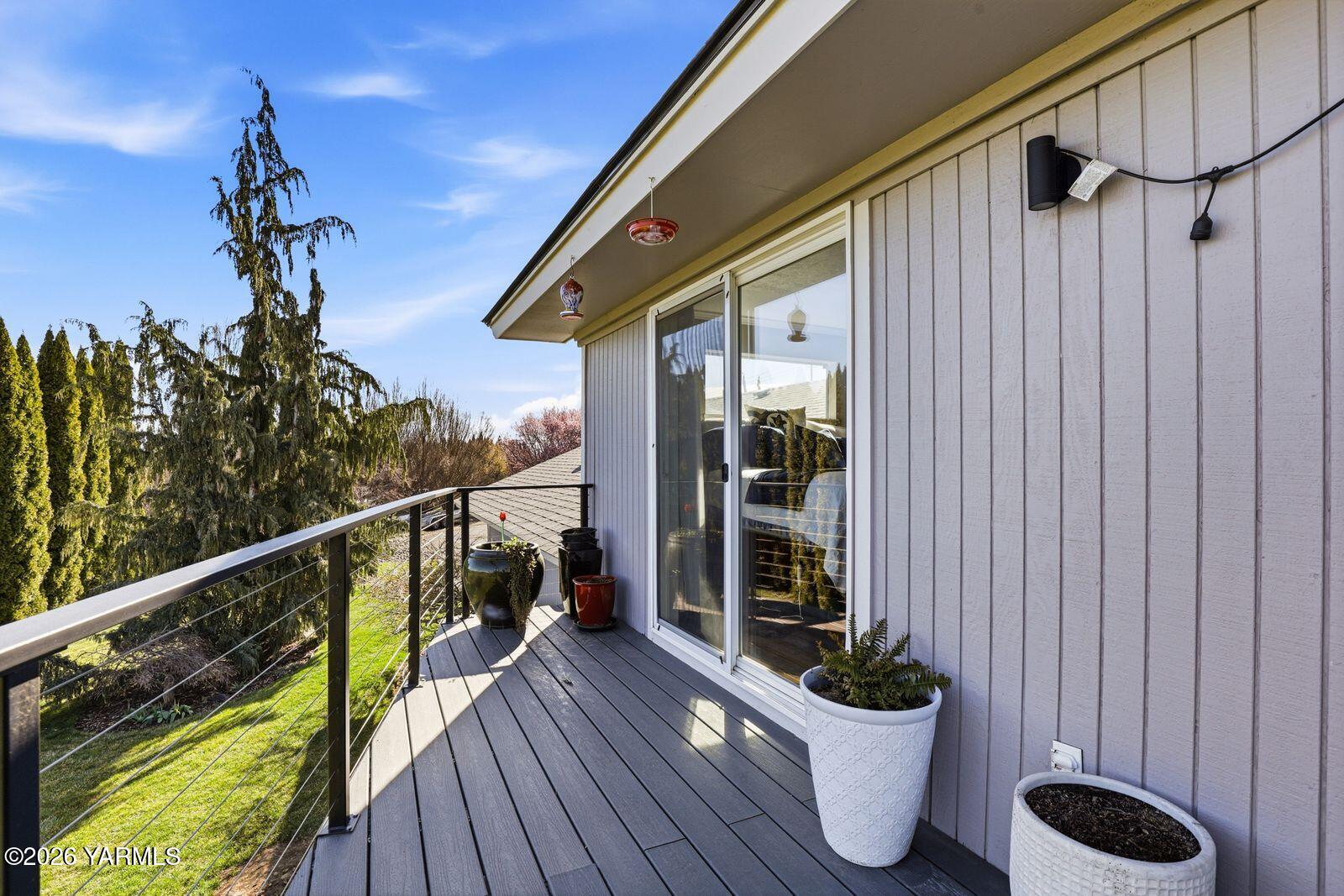 12309 Douglas Road Yakima, WA 98908 - Photo 39 of 58 39- Deck Access from Primary Suite