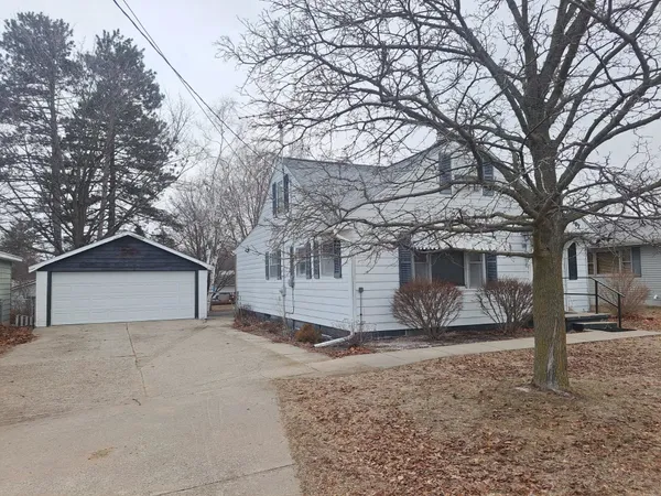 $170,000 | 307 Schoolcrest Avenue, Clare, MI 48617