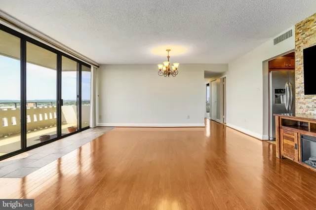 $3,100 | 6301 Stevenson Avenue, Unit 1516, Alexandria, VA 22304