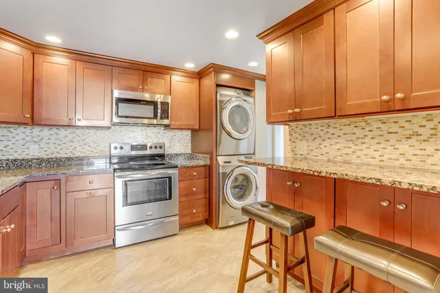 $3,100 | 6301 Stevenson Avenue, Unit 1516, Alexandria, VA 22304