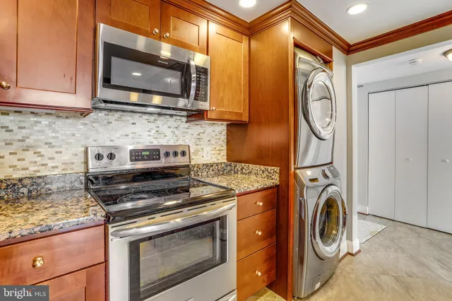 $3,100 | 6301 Stevenson Avenue, Unit 1516, Alexandria, VA 22304