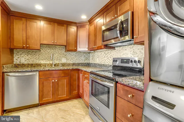 $3,100 | 6301 Stevenson Avenue, Unit 1516, Alexandria, VA 22304