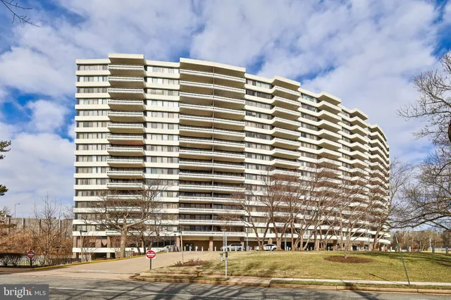 $3,100 | 6301 Stevenson Avenue, Unit 1516, Alexandria, VA 22304