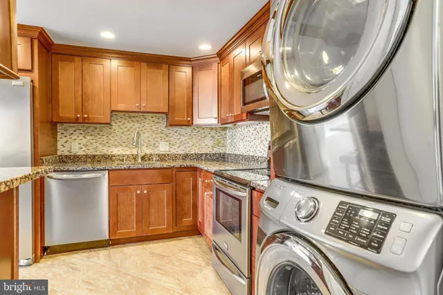 $3,100 | 6301 Stevenson Avenue, Unit 1516, Alexandria, VA 22304