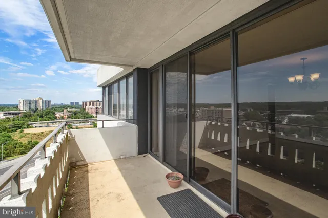 $3,100 | 6301 Stevenson Avenue, Unit 1516, Alexandria, VA 22304