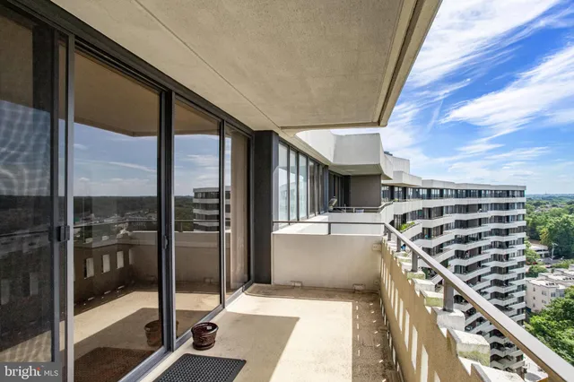 $3,100 | 6301 Stevenson Avenue, Unit 1516, Alexandria, VA 22304