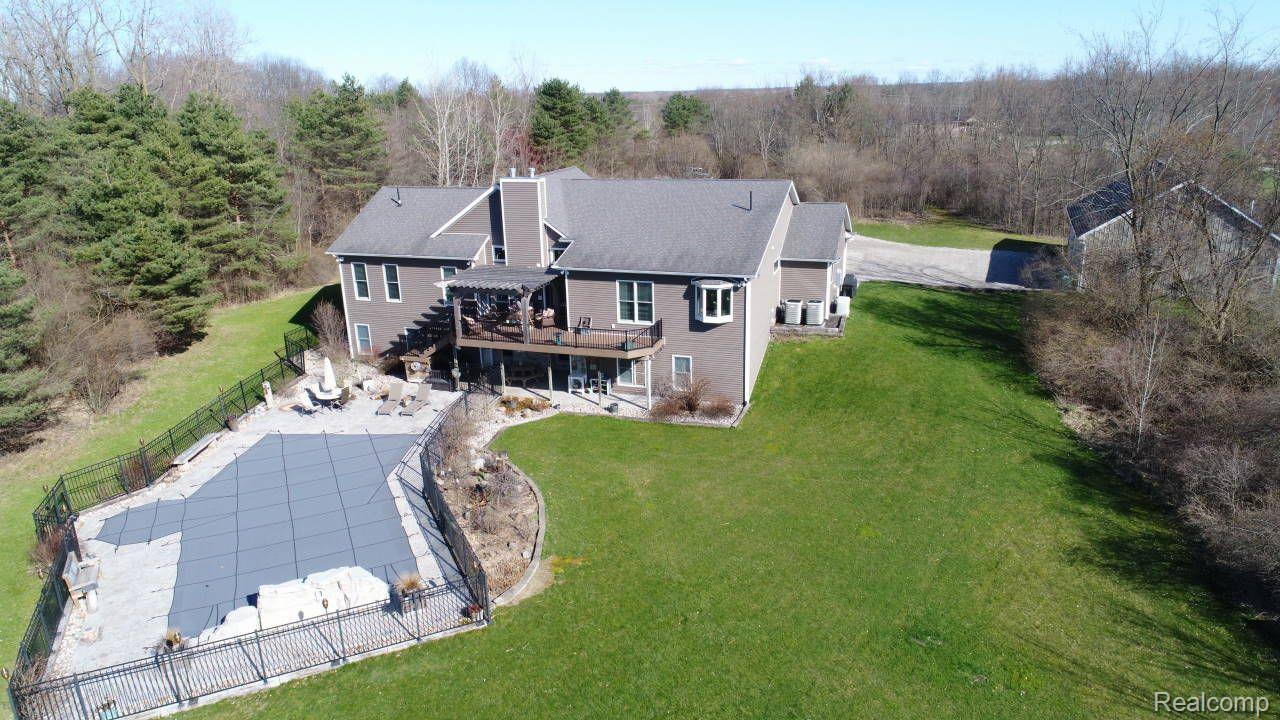 205 North Hayes Road Lapeer, MI 48446 - Photo 2 of 91 Gallery Image 2