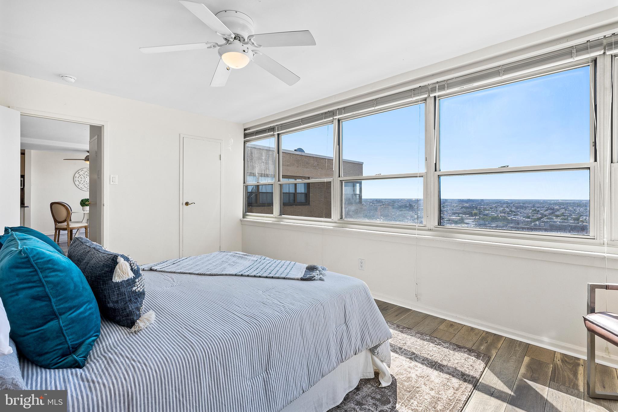 1806 Rittenhouse Square, Unit 2104 Philadelphia, PA 19103 - Photo 20 of 25