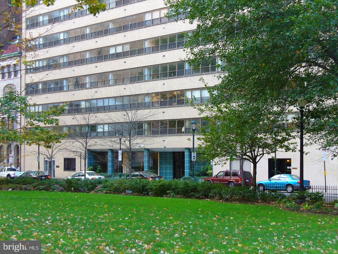 1806 Rittenhouse Square, Unit 2104 Philadelphia, PA 19103 - Photo 23 of 25