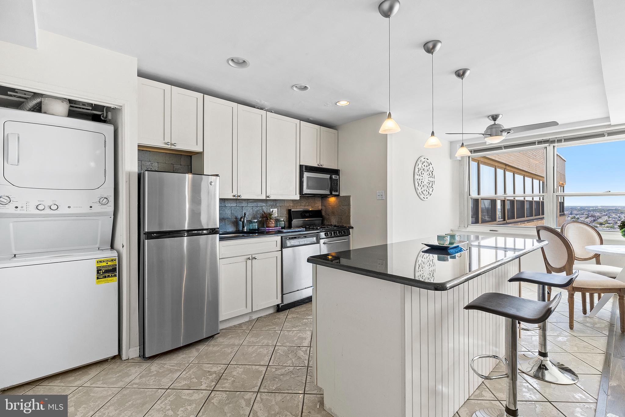1806 Rittenhouse Square, Unit 2104 Philadelphia, PA 19103 - Photo 3 of 25