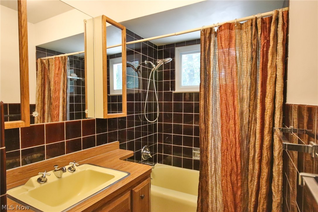 464 Garnette Road Akron, OH 44313 - Photo 9 of 24 Gallery Image 9