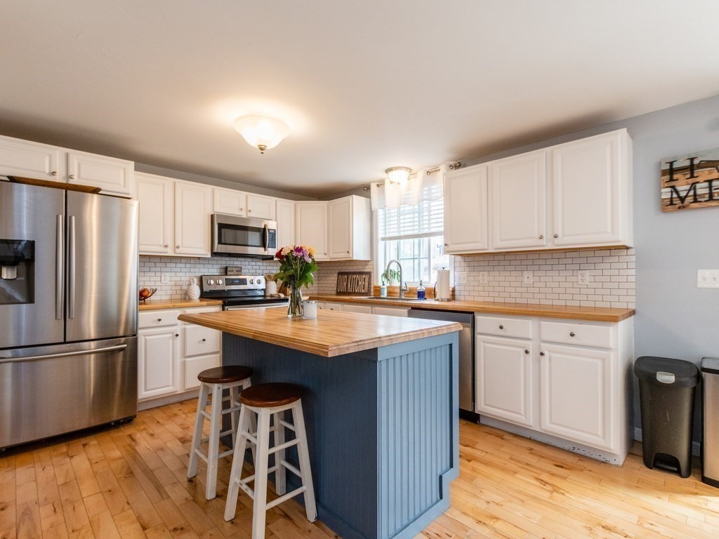 7 Stuart Street Gardner, MA 01440 - Photo 4 of 28 Gallery Image 4