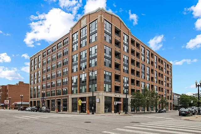 $2,000 | 2300 South Michigan Avenue, Unit 417, Chicago, IL 60616