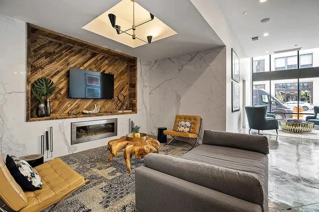 $2,000 | 2300 South Michigan Avenue, Unit 417, Chicago, IL 60616