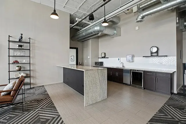 $2,000 | 2300 South Michigan Avenue, Unit 417, Chicago, IL 60616
