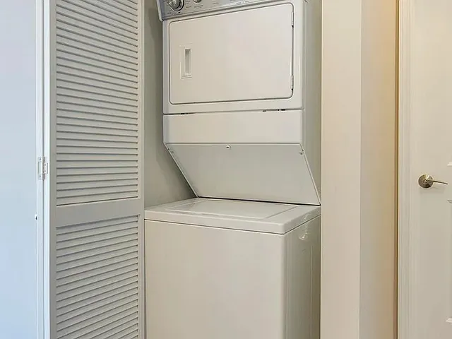 $2,000 | 2300 South Michigan Avenue, Unit 417, Chicago, IL 60616