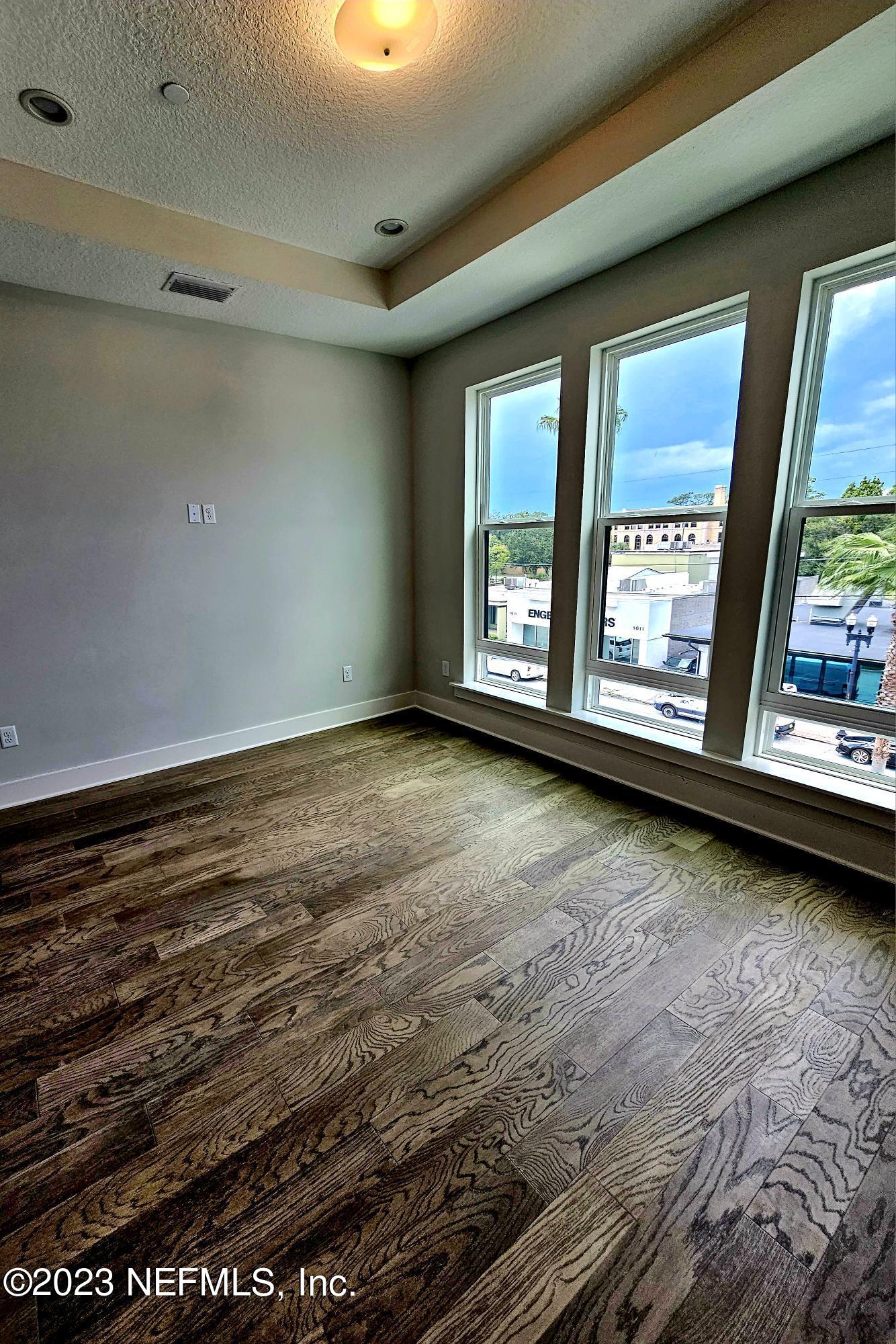 1625 Bridgeton Drive Jacksonville, FL 32207 - Photo 13 of 26 a view of an empty room with a window