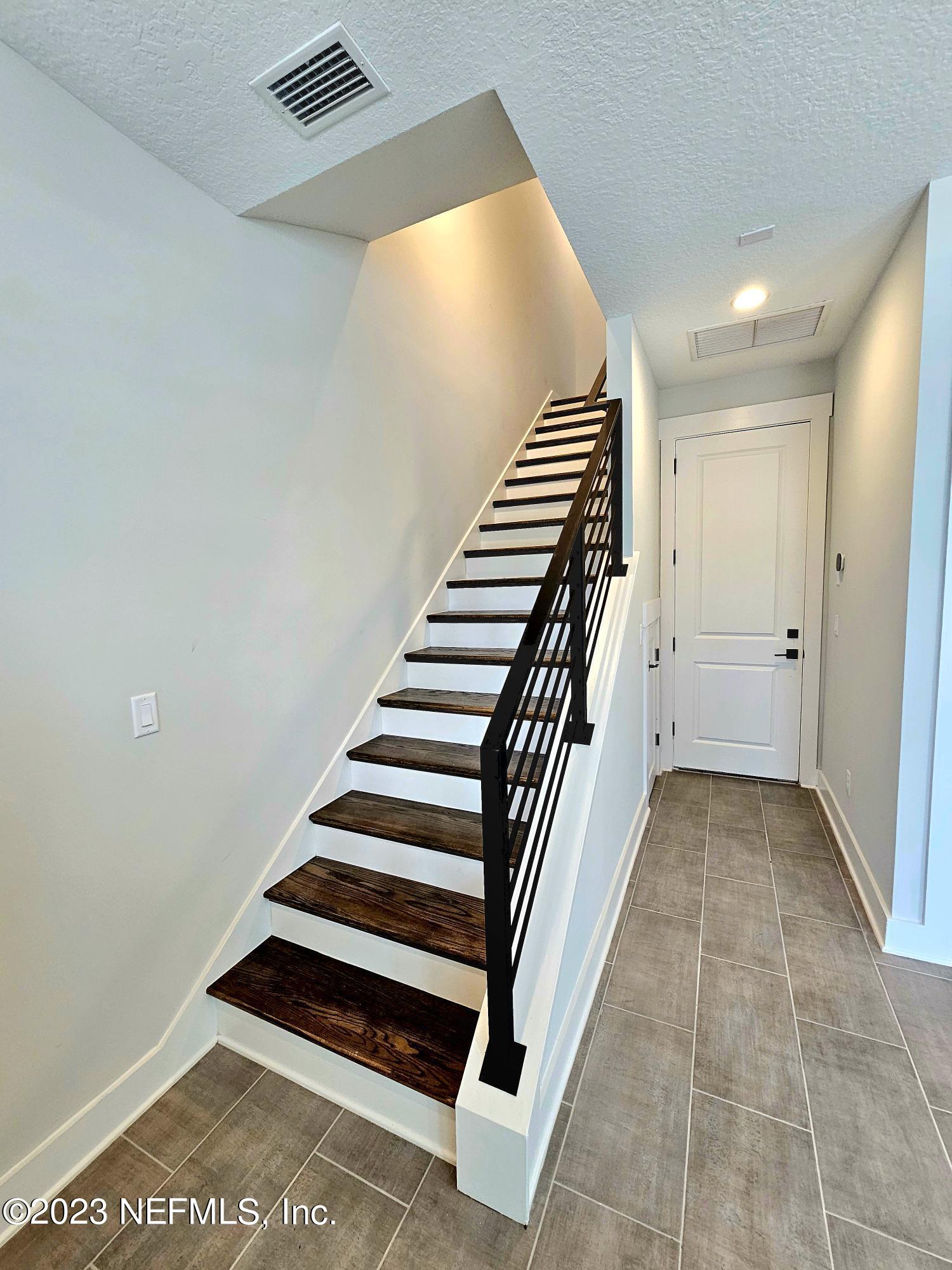 1625 Bridgeton Drive Jacksonville, FL 32207 - Photo 16 of 26 a view of entryway