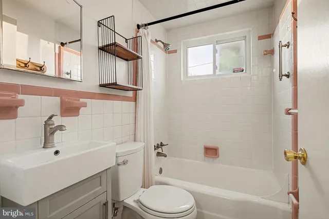 $350,000 | 8224 Laurel Drive, Parkville, MD 21234