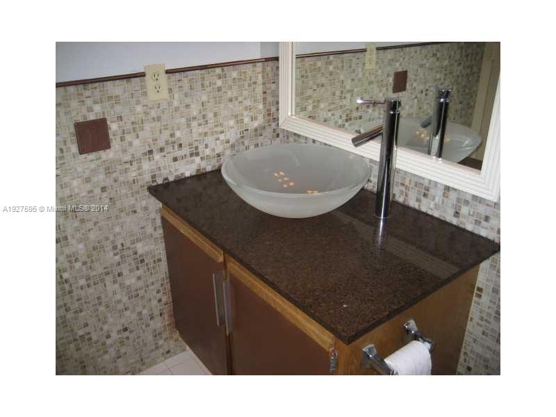 9826 West McNab Road, Unit 207 Tamarac, FL 33321 - Photo 4 of 20 Gallery Image 4