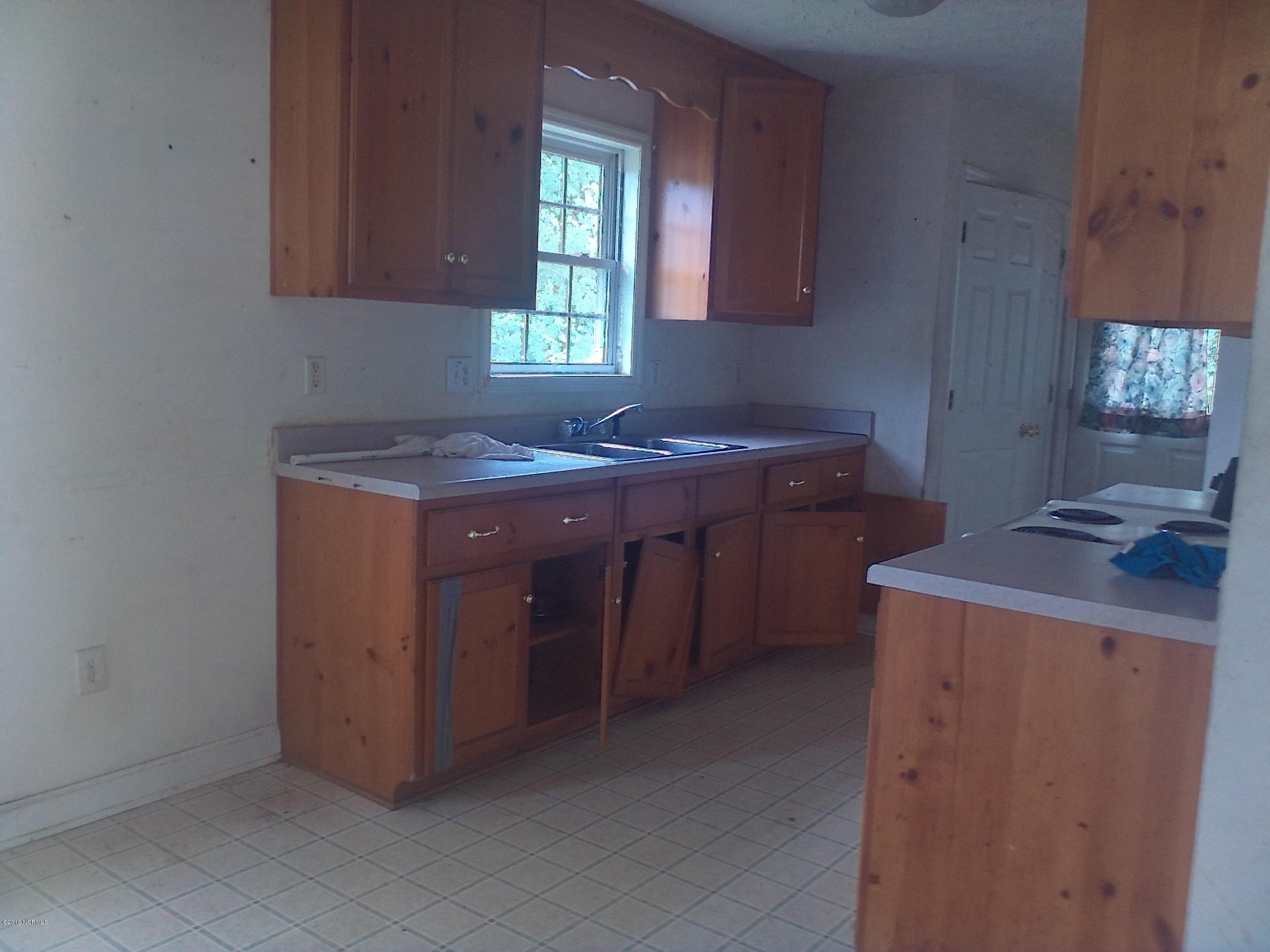 738 Greens Cross Road Windsor, NC 27983 - Photo 5 of 8 kitchen