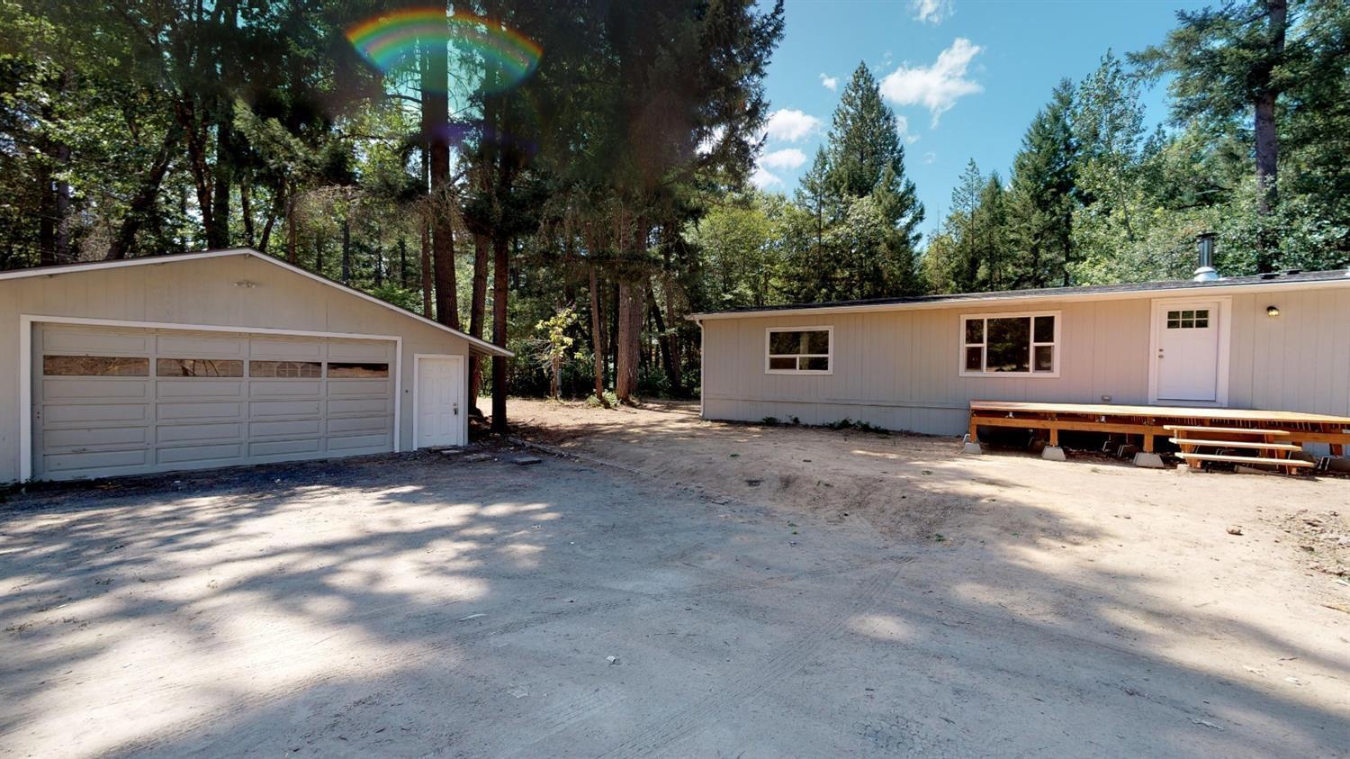 2753 Russell Road Grants Pass, OR 97526 - Photo 1 of 26 Front yard