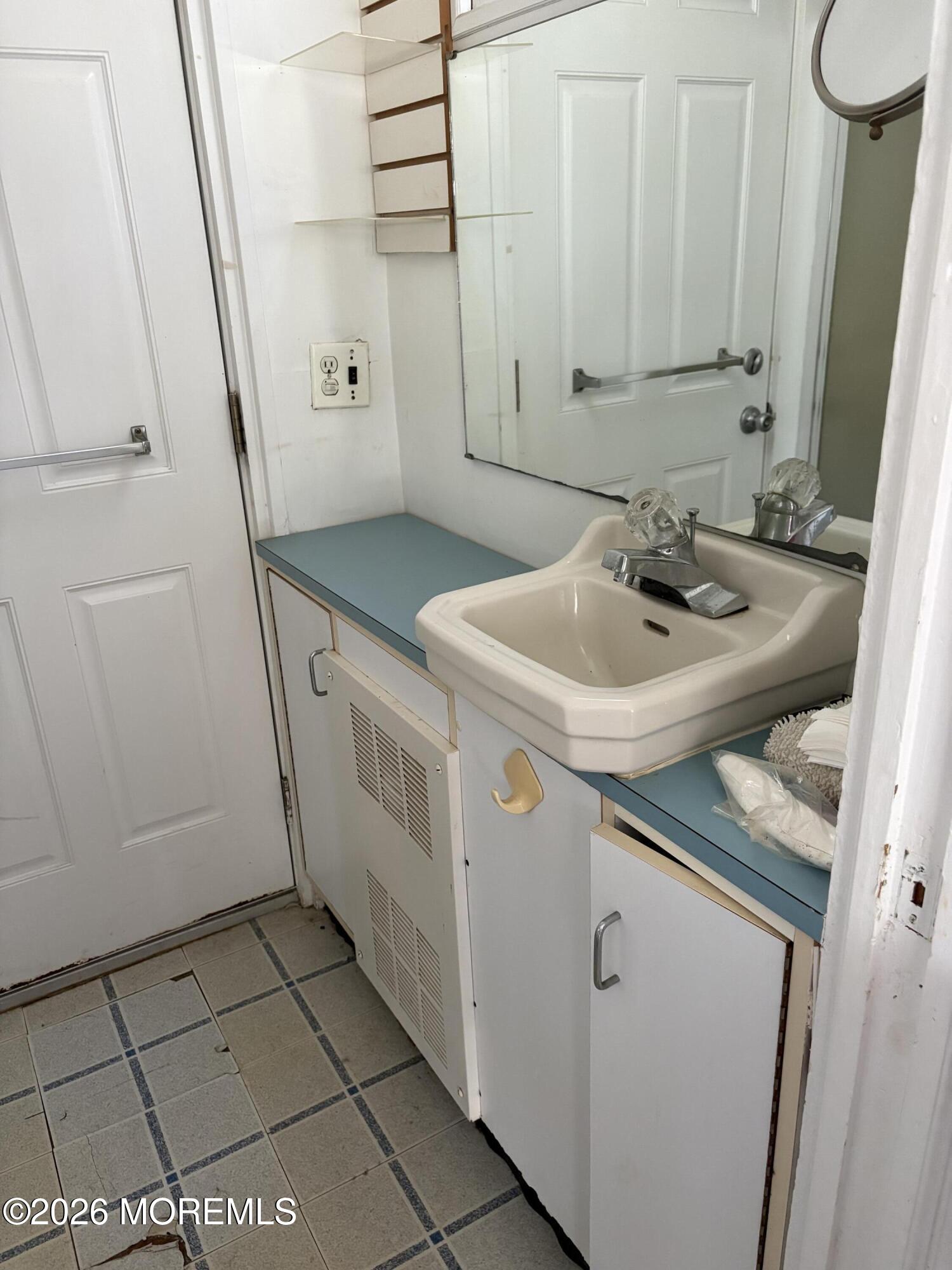 10 West Rutherford Lane Lavallette, NJ 08735 - Photo 7 of 13 bath